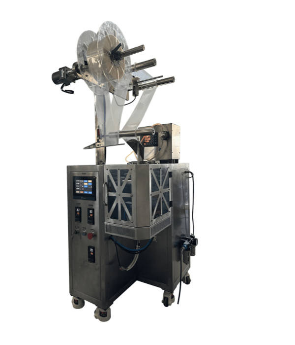 Liquid filling machine